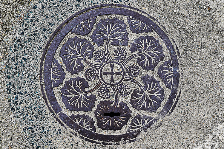 秋田のマンホールカバー