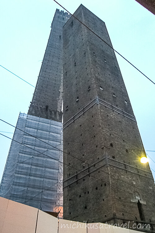 ボローニャの斜塔