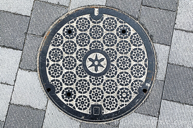 京都のマンホールカバー