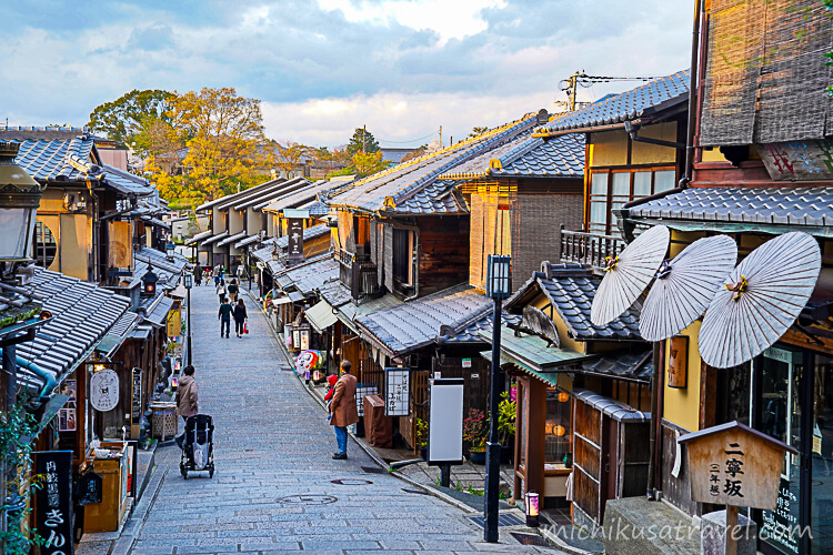 二寧坂の石畳と京町家