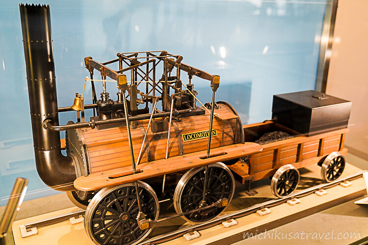 京都鉄道博物館（ロコモーション号の模型）