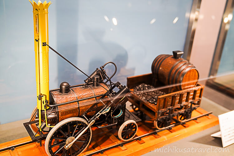 京都鉄道博物館（ロケット号の模型）