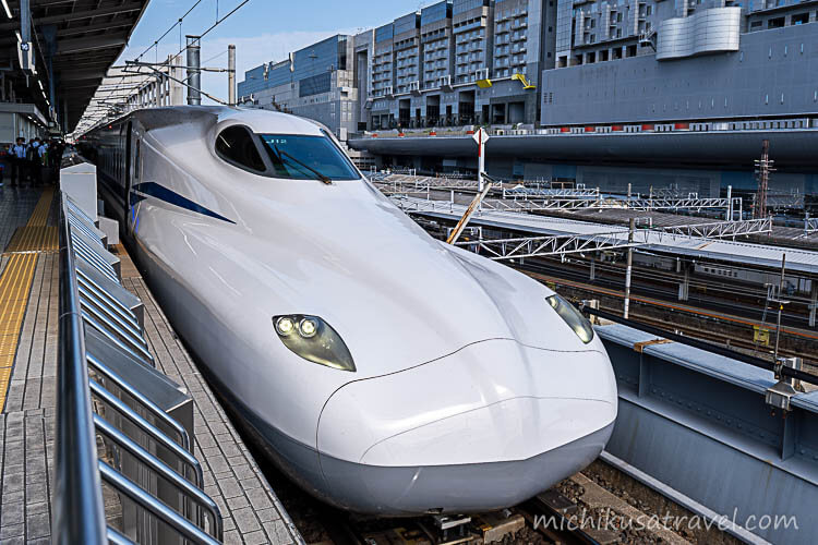 京都駅(新幹線N700S系電車)
