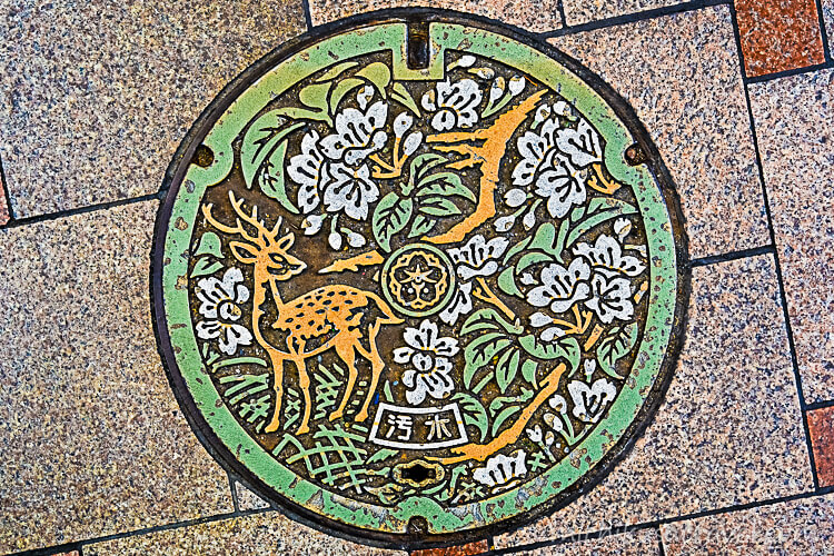 奈良のマンホールカバー